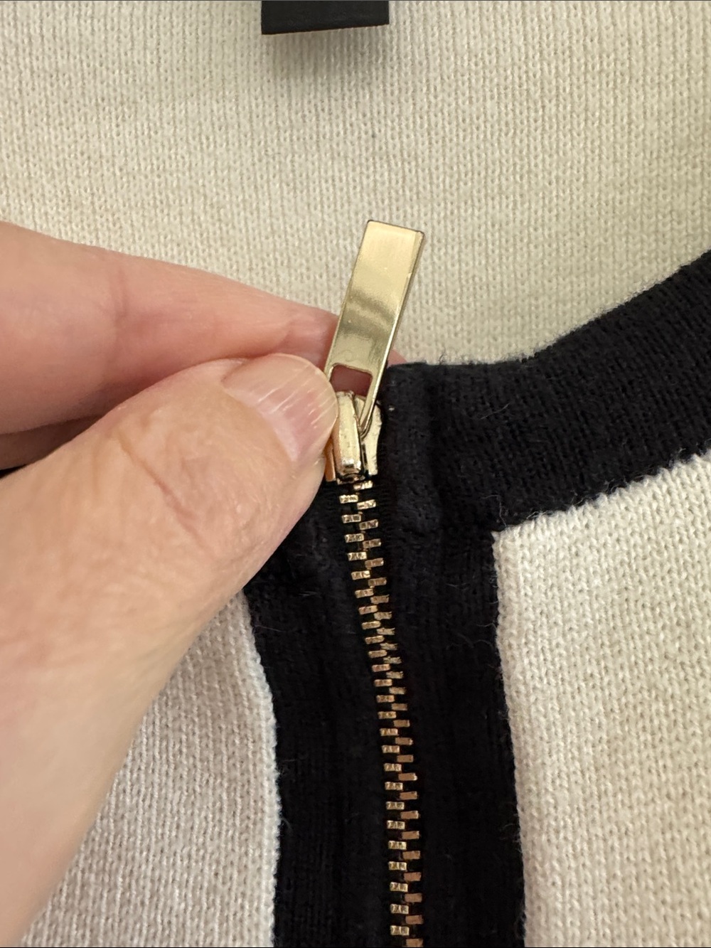 Ann Taylor Factory White Crewneck Zip Cardigan with Black Trim - size XS - Picture 6 of 8
